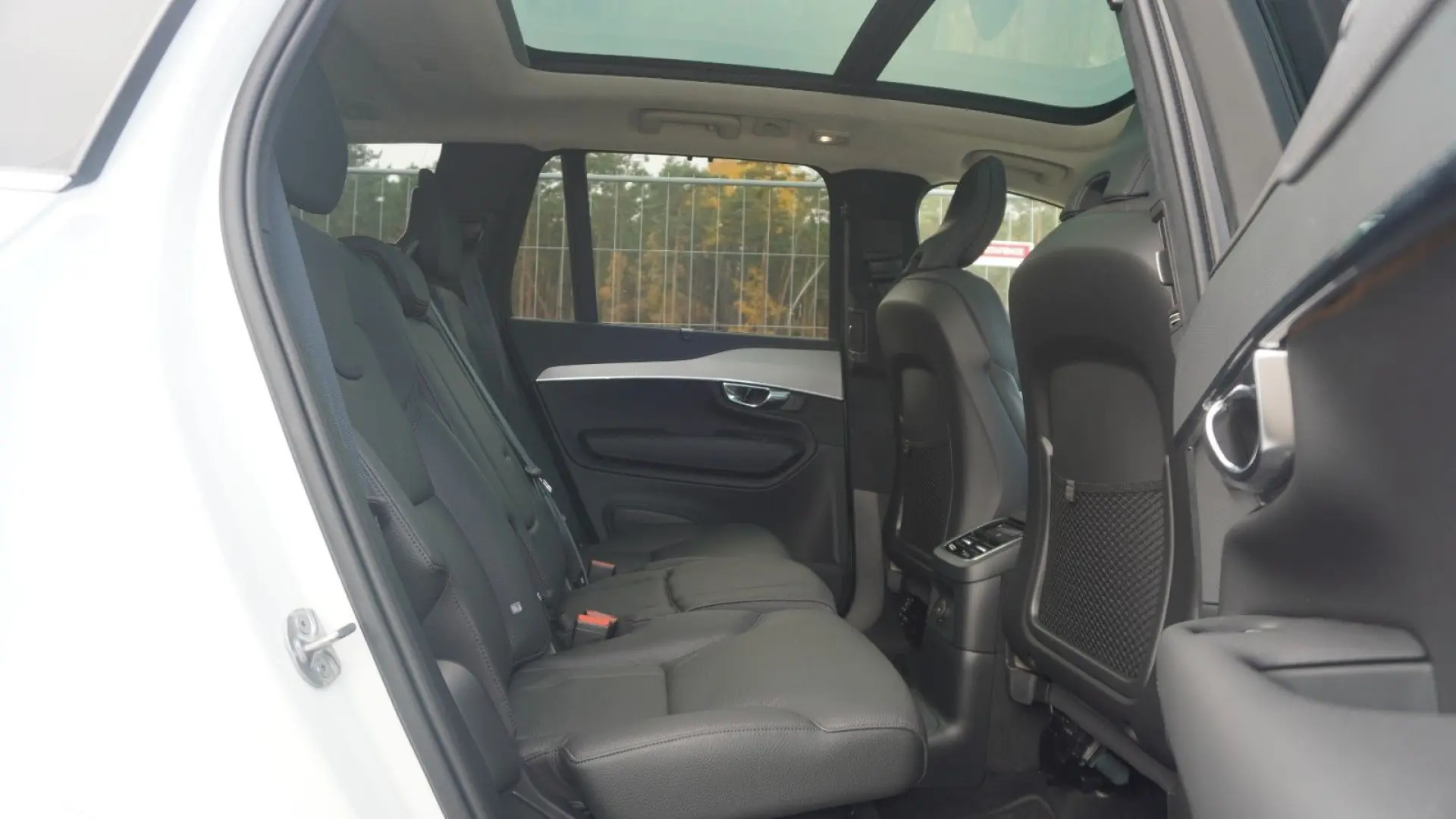 XC90 T8 Ultra Bright Hybrid Pano 360 HuD AHK TWA