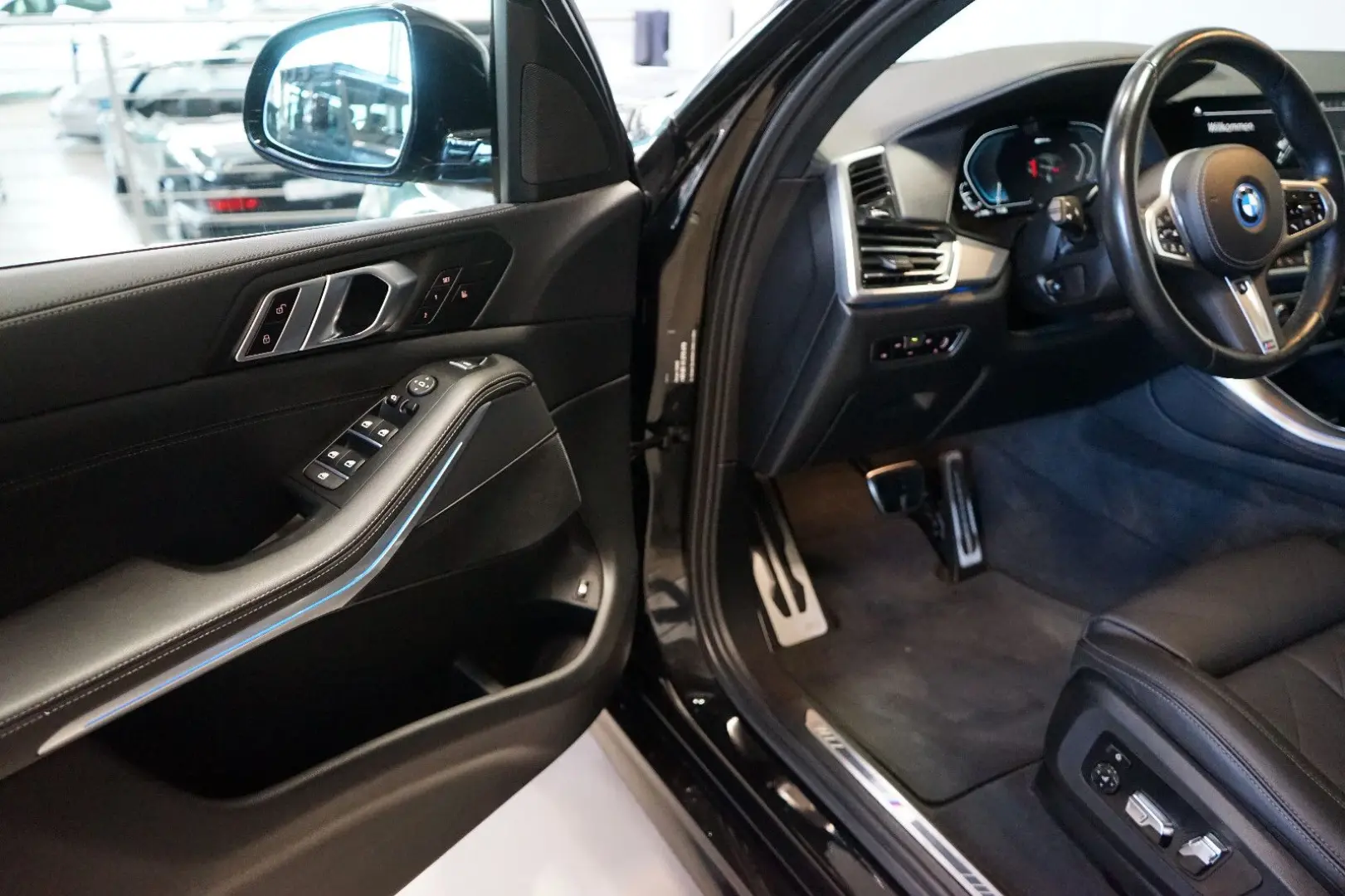 X5 xDrive45e M Sport Laser AHK Sitzbelüftung ACC