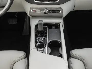 XC90 T8 AWD Core Plug-In Core Recharge Plug-In H