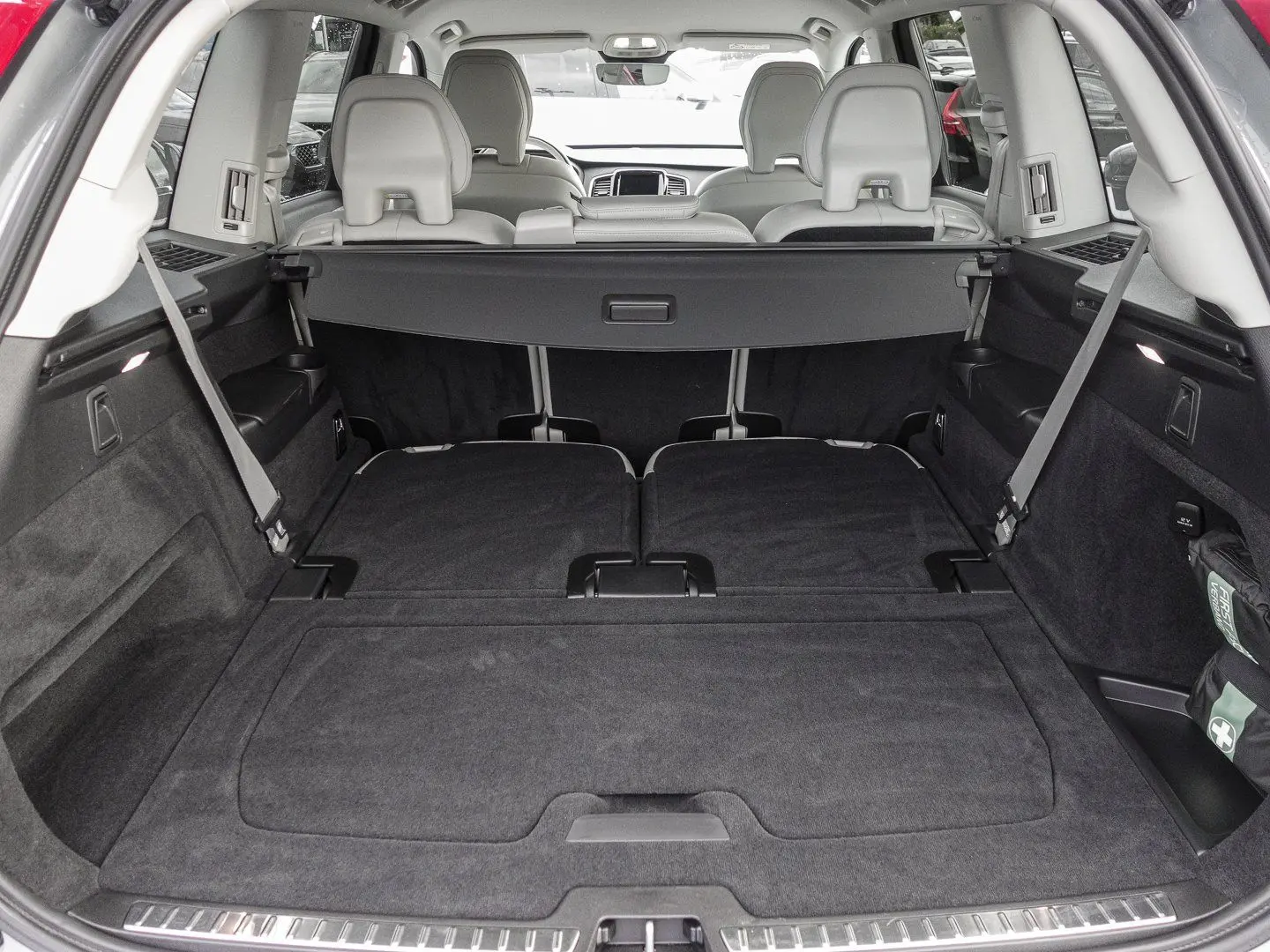 XC90 T8 AWD Core Plug-In Core Recharge Plug-In H