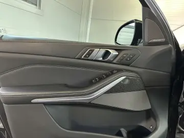 X5 xDrive45e M Sport Fond-Entert. Pano AHK LM22