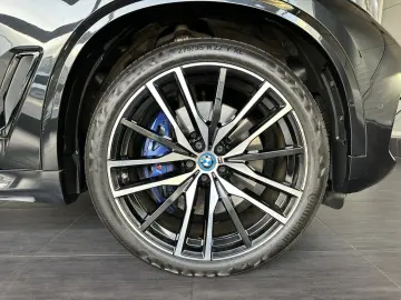 X5 xDrive45e M Sport Fond-Entert. Pano AHK LM22