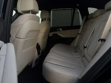 X5 xDrive 45e M-Sport Sportpaket HUD Luftfederun