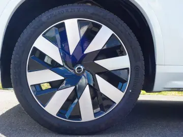 XC90 T8 Plus Bright Hybrid AWD Pano 360  ACC TWA