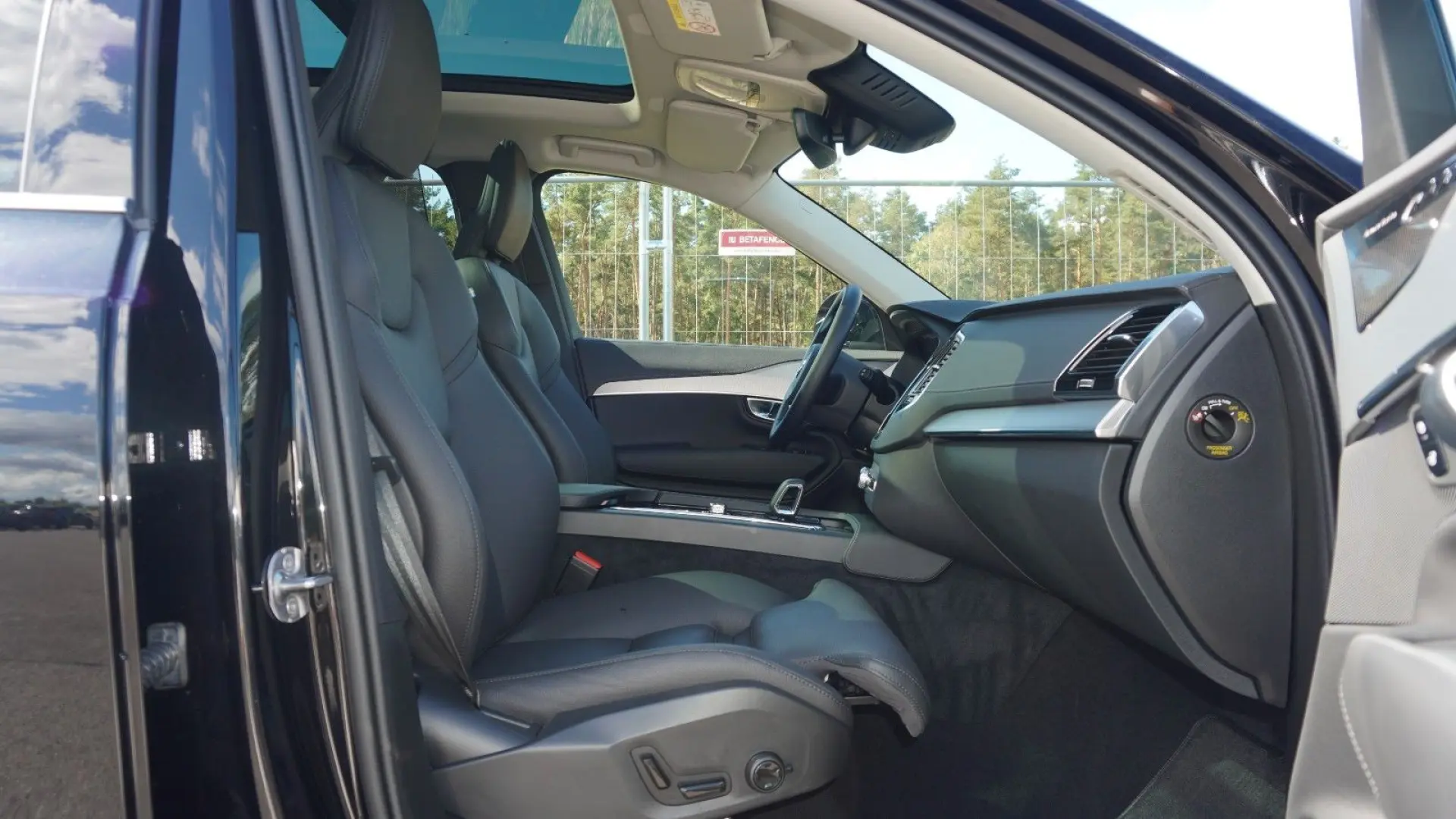 XC90 Plus Bright Hybrid AWD Pano 360 HuD TWA ACC