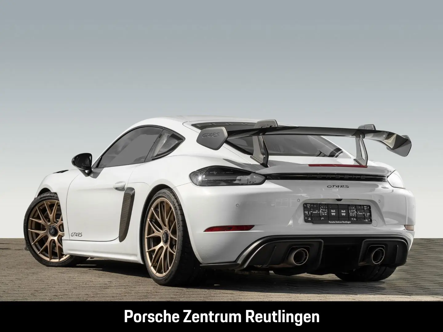 Cayman 718 GT4 RS Überrollkäfig Sportabgasanlage