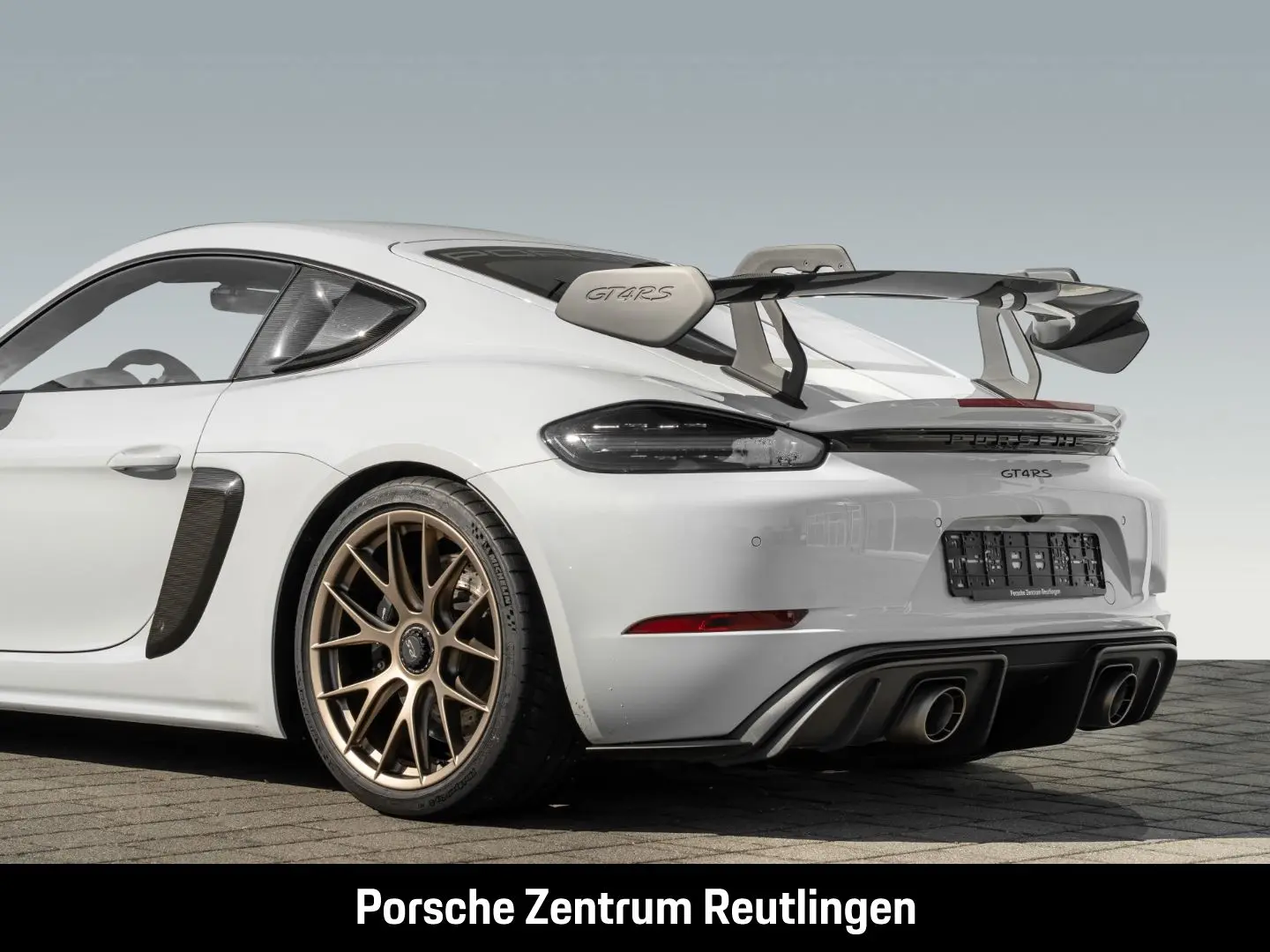 Cayman 718 GT4 RS Überrollkäfig Sportabgasanlage
