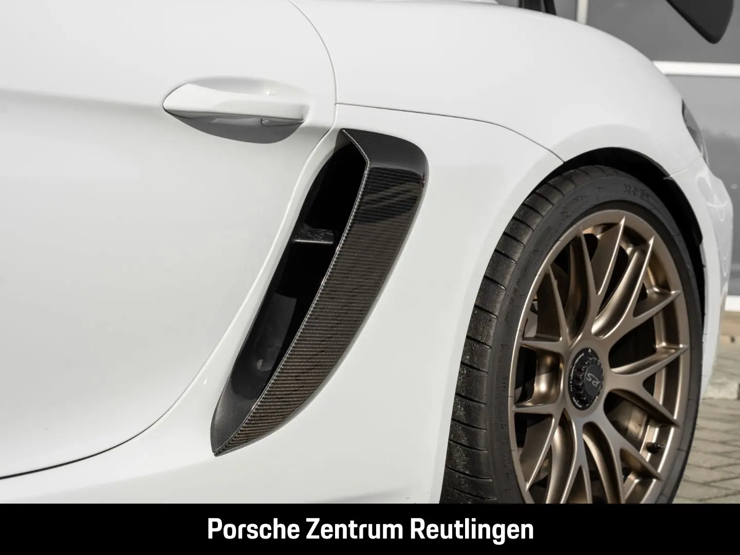 Cayman 718 GT4 RS Überrollkäfig Sportabgasanlage