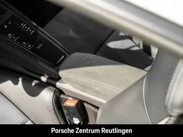 Cayman 718 GT4 RS Überrollkäfig Sportabgasanlage