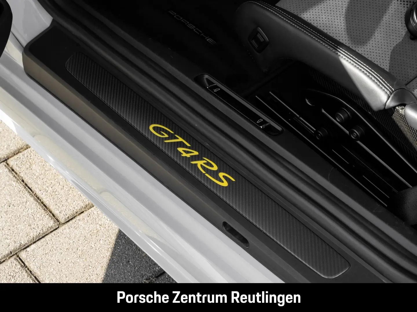 Cayman 718 GT4 RS Überrollkäfig Sportabgasanlage