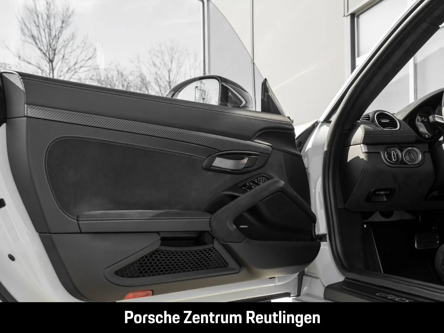 Cayman 718 GT4 RS Überrollkäfig Sportabgasanlage