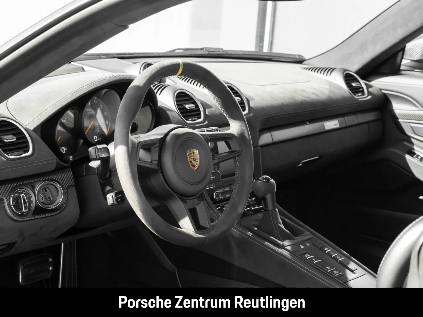 Cayman 718 GT4 RS Überrollkäfig Sportabgasanlage