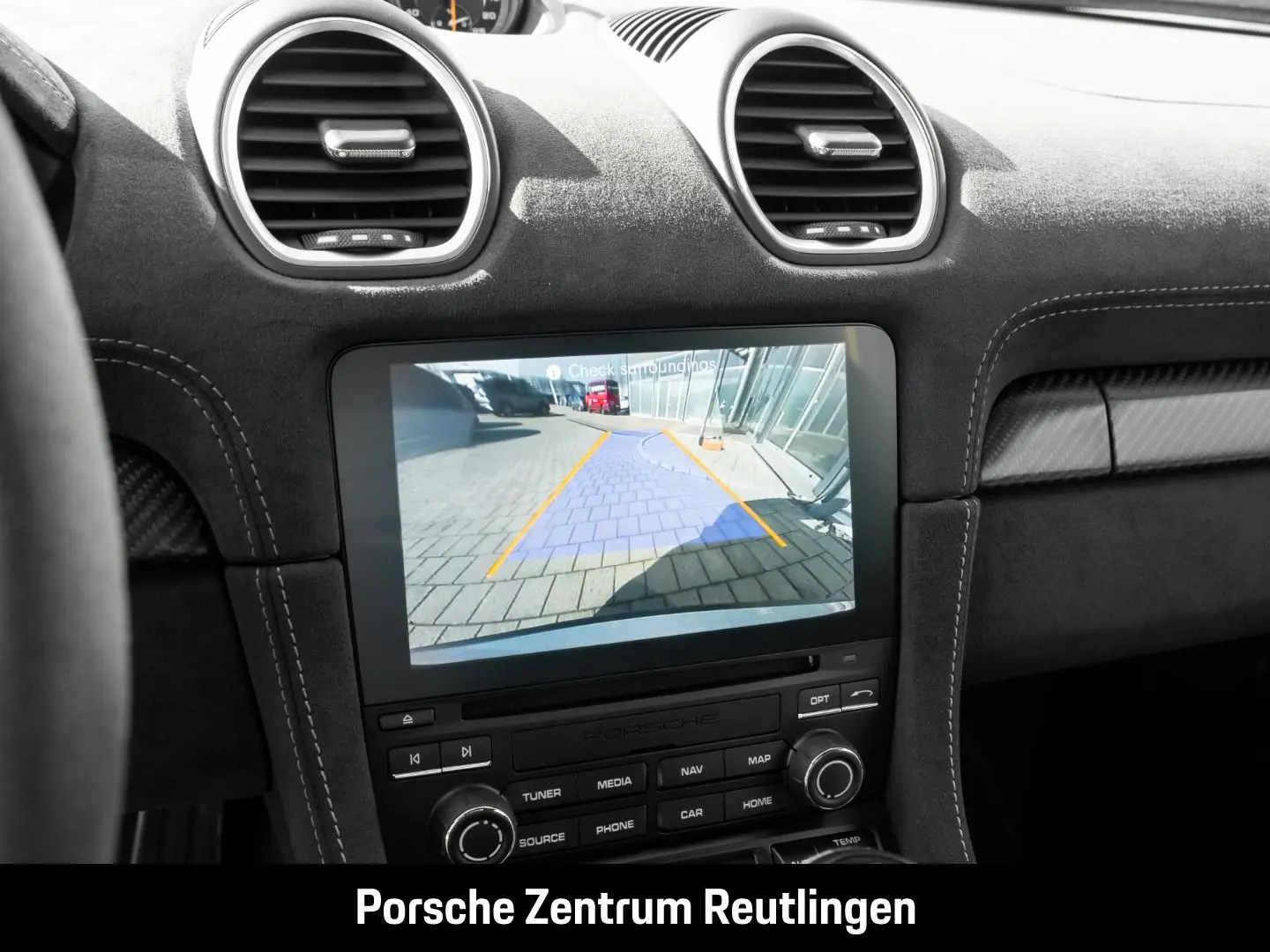 Cayman 718 GT4 RS Überrollkäfig Sportabgasanlage