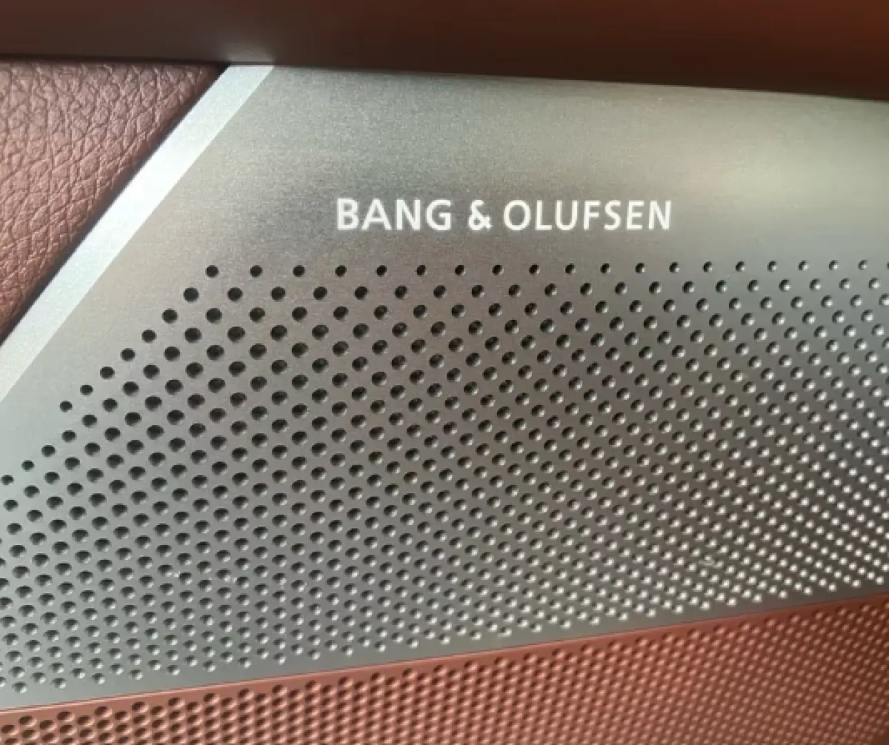 Genesis G90 3.5L Luxury Plus