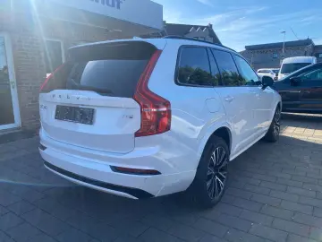XC90 T8 Plus Dark Recharge Plug-In Hybrid Twin E