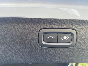 XC90 T8 Plus Dark Recharge Plug-In Hybrid Twin E