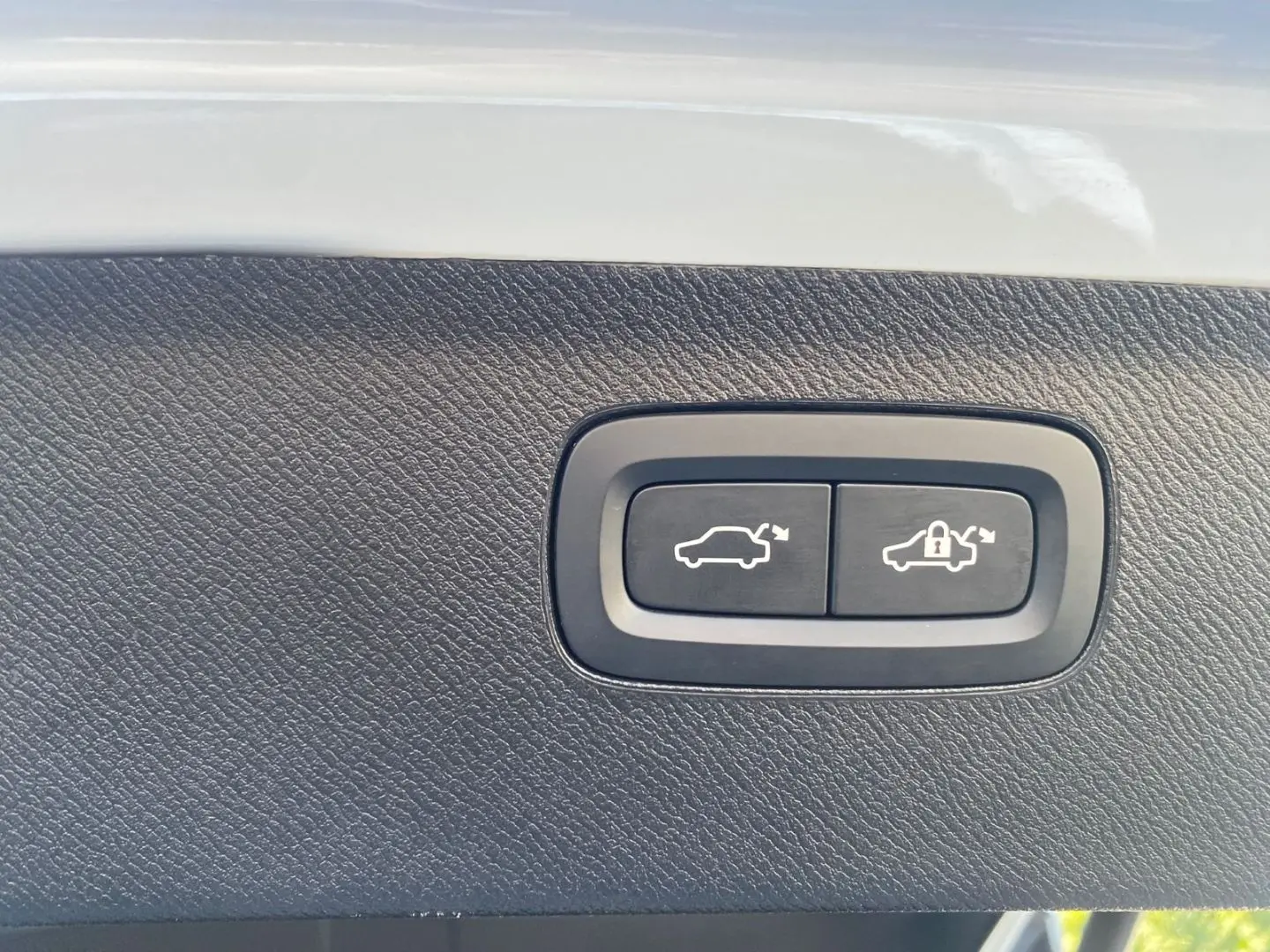 XC90 T8 Plus Dark Recharge Plug-In Hybrid Twin E