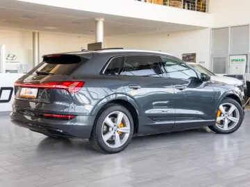 Audi E-TRON 50