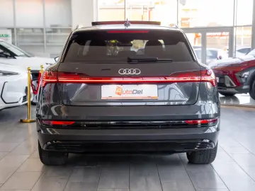 Audi E-TRON 50
