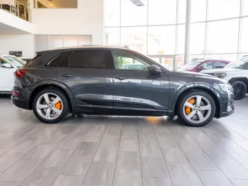 Audi E-TRON 50