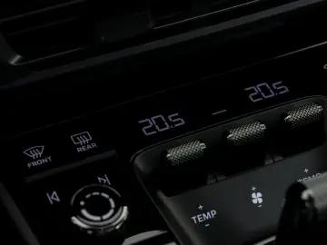 911 Carrera 4 GTS   Hinterachslenkung   Sportsit