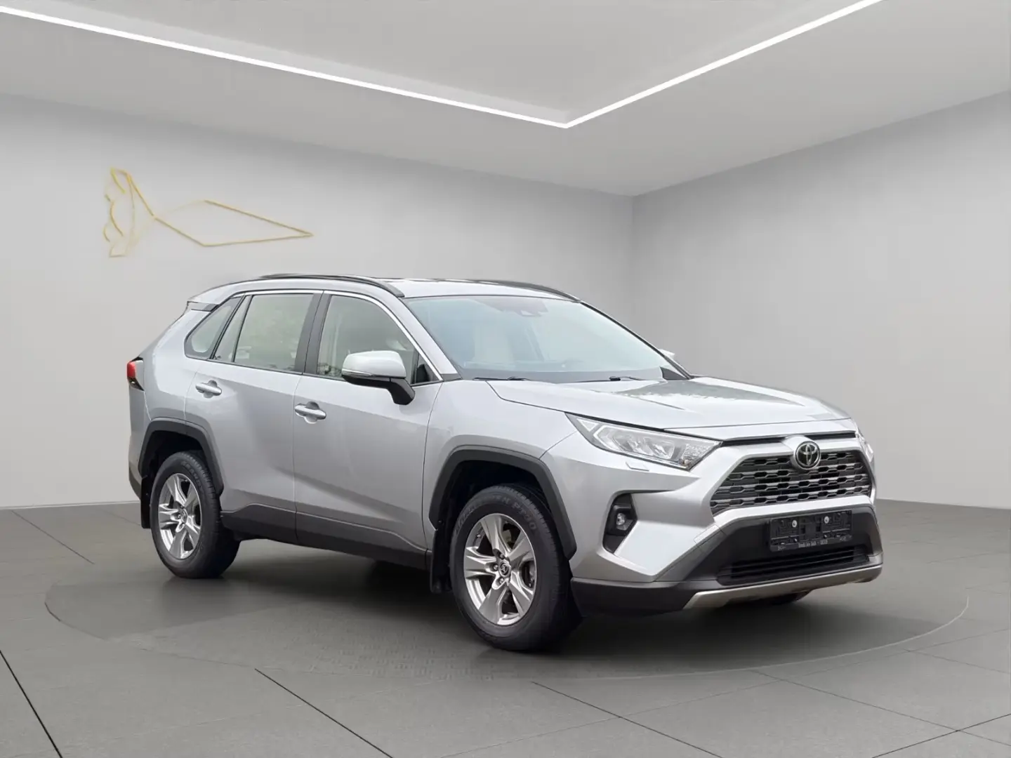 TOYOTA RAV4 FWD