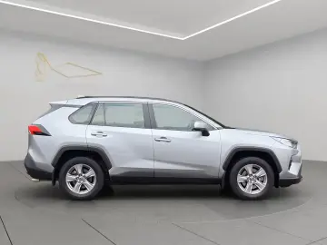 TOYOTA RAV4 FWD