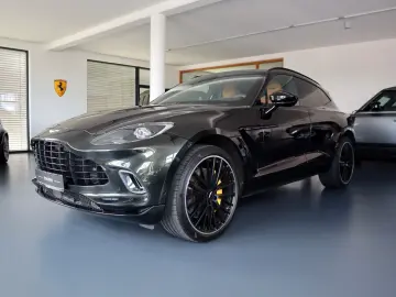 DBX 4.0 V8   23    Sport Exhaust   AHK   Carbon