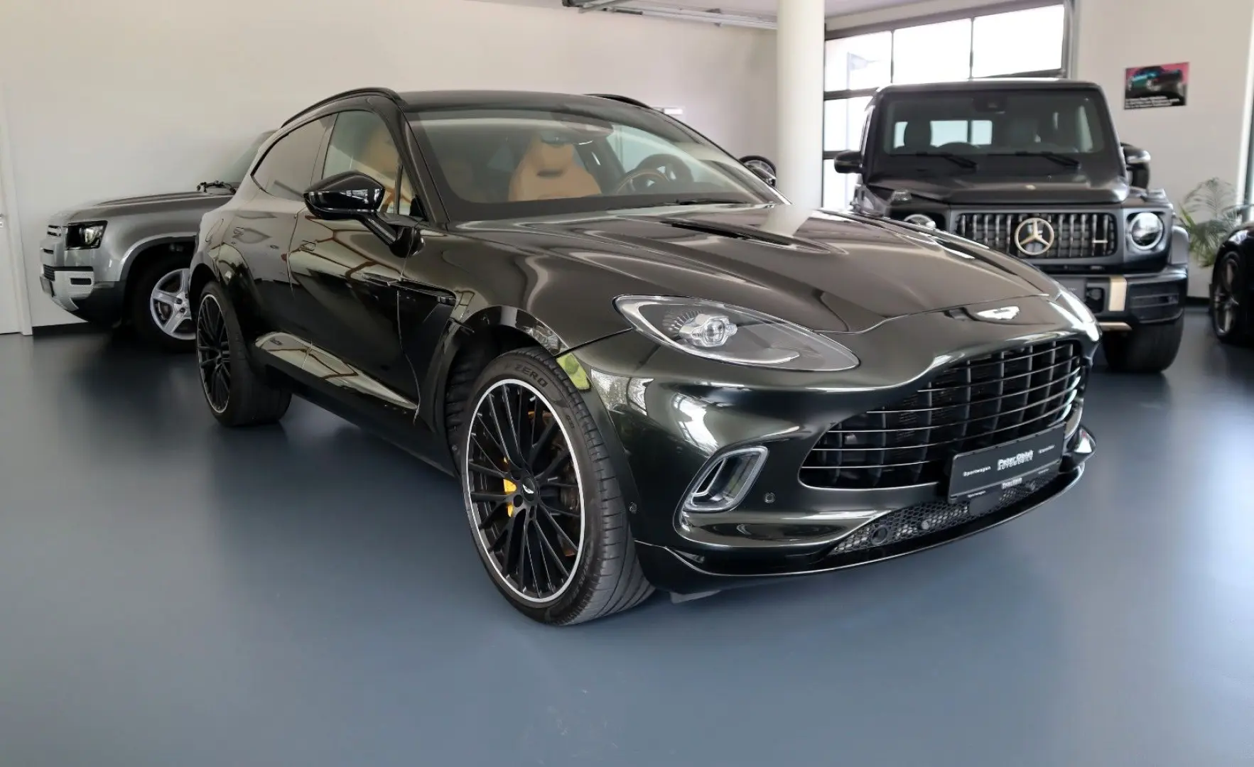 DBX 4.0 V8   23    Sport Exhaust   AHK   Carbon