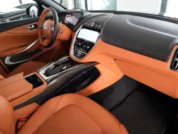 DBX 4.0 V8   23    Sport Exhaust   AHK   Carbon