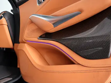 DBX 4.0 V8   23    Sport Exhaust   AHK   Carbon