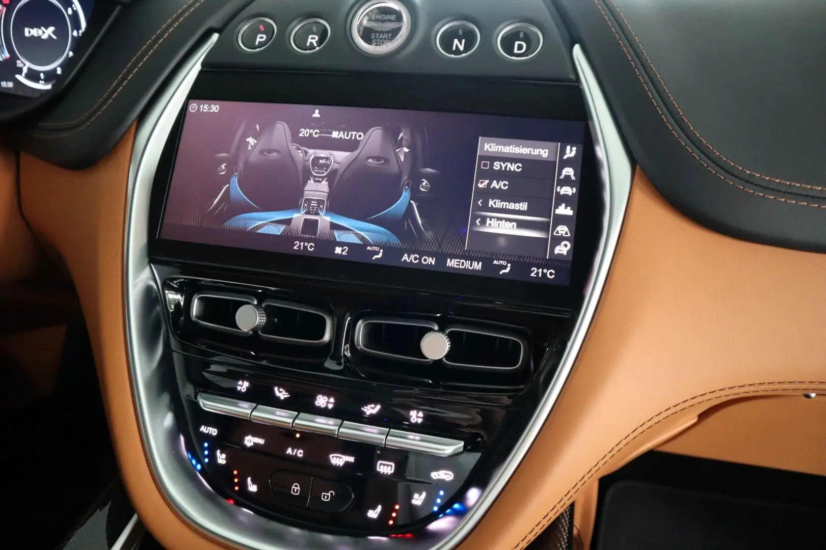 DBX 4.0 V8   23    Sport Exhaust   AHK   Carbon