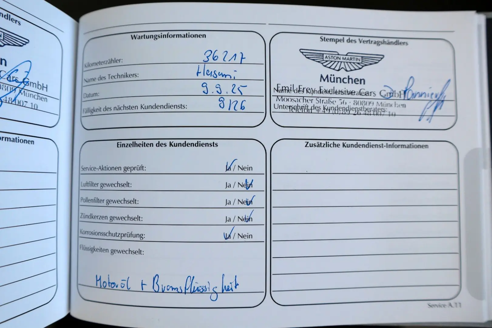 DBX 4.0 V8   23    Sport Exhaust   AHK   Carbon