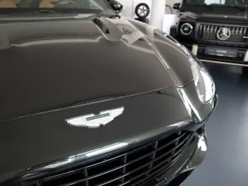 DBX 4.0 V8   23    Sport Exhaust   AHK   Carbon