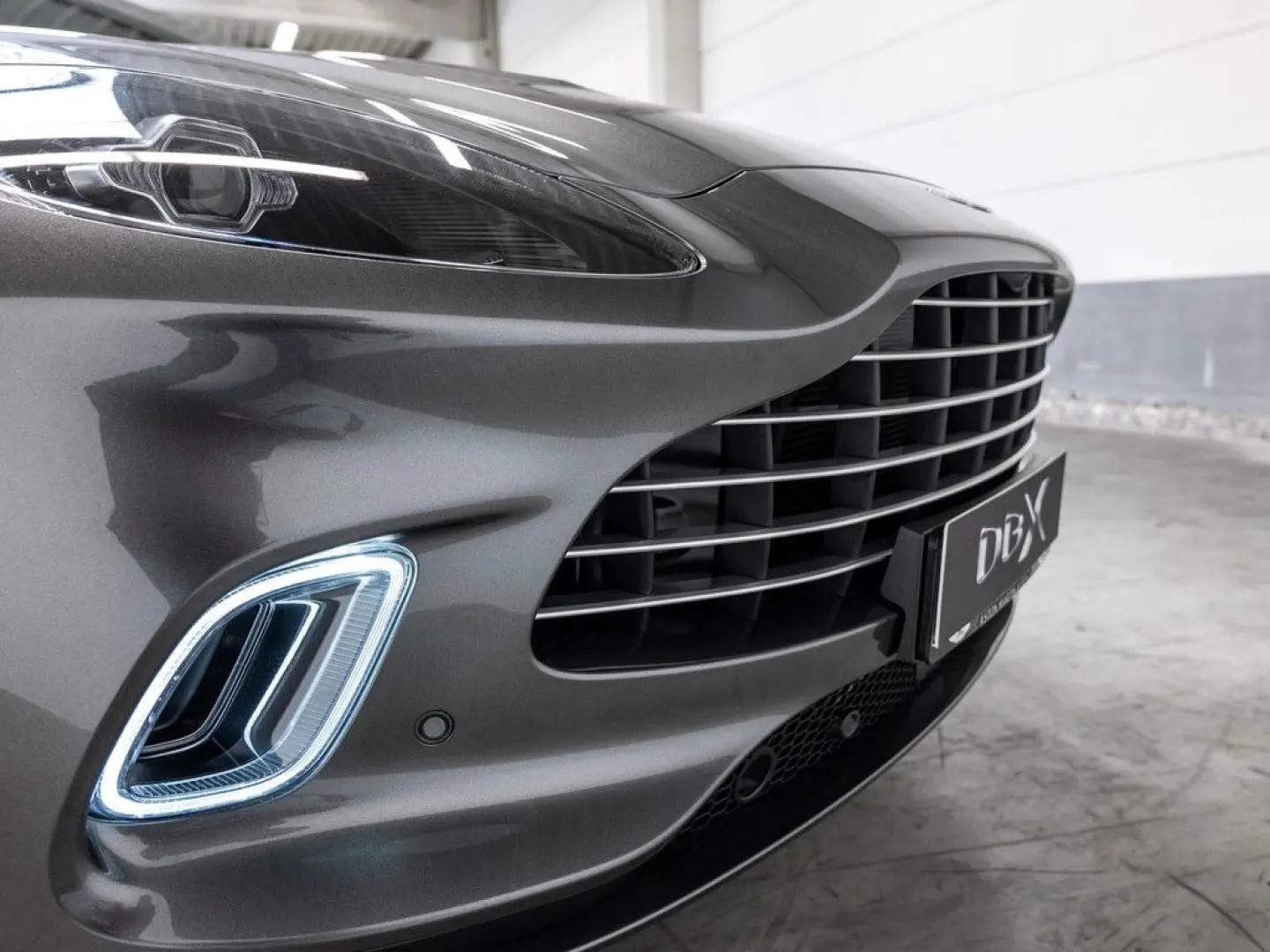 DBX Magnetic Silver Onyx Black