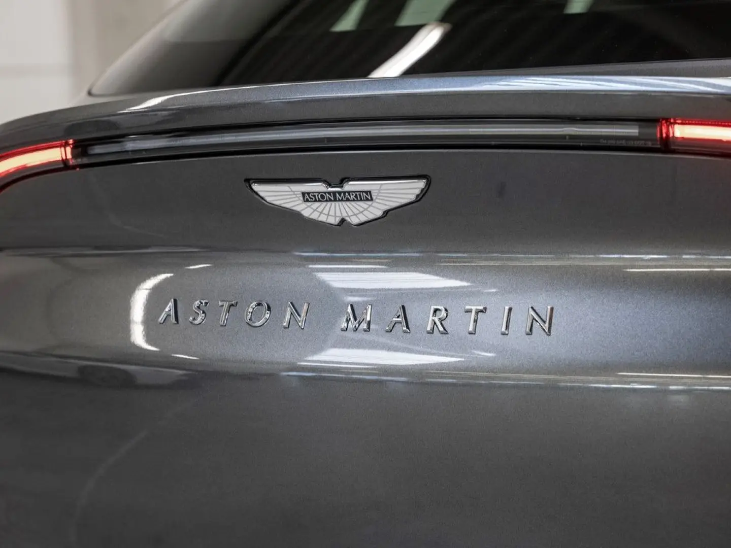 DBX Magnetic Silver Onyx Black