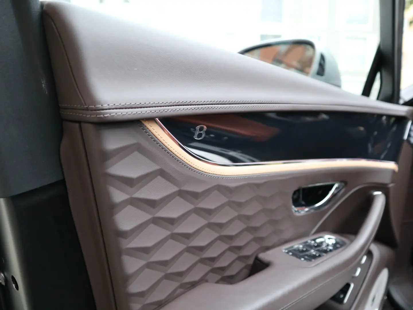 Flying Spur MULLINER V8 Hybrid  Naim RSE