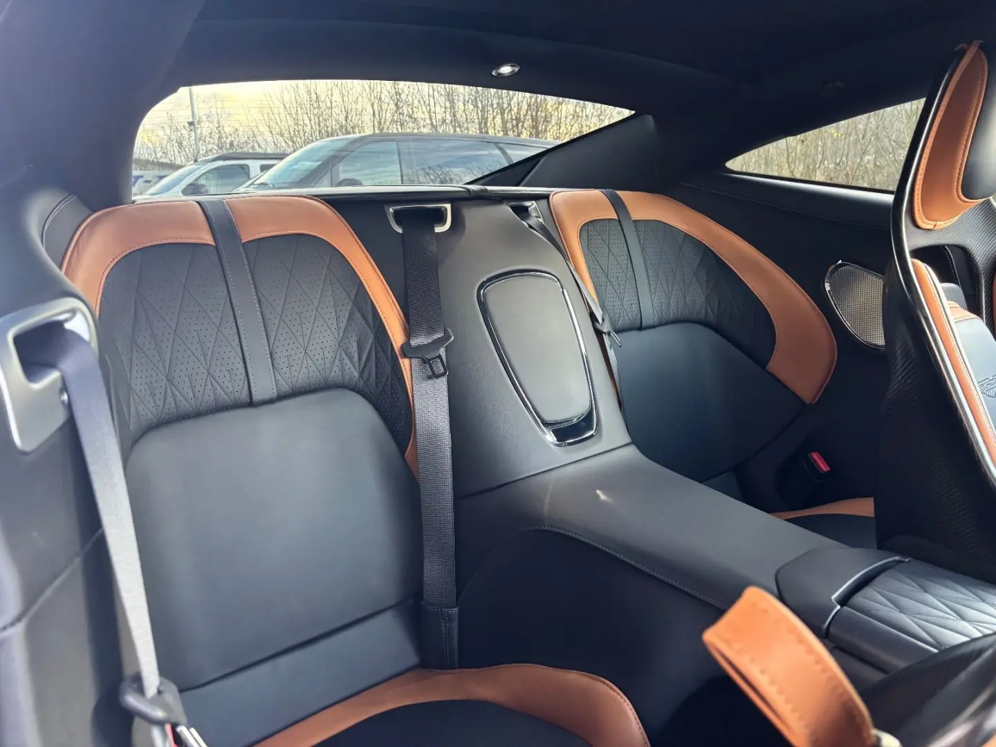 DB12 4.0 V8 Keramik Carbon-Seats BRD