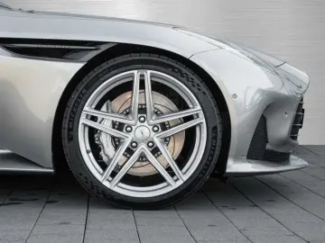 DB12 V8 Coupe Vorführwagen