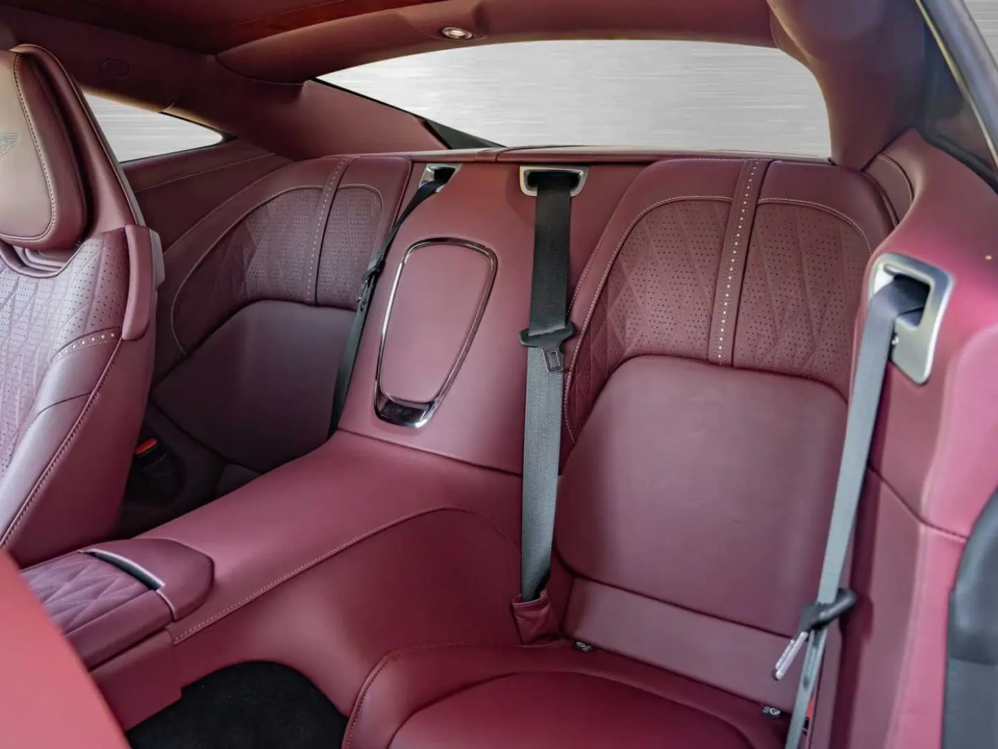 DB12 V8 Coupe Vorführwagen