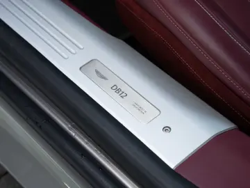 DB12 V8 Coupe Vorführwagen