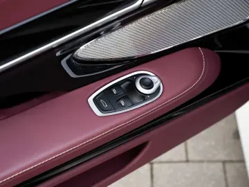 DB12 V8 Coupe Vorführwagen