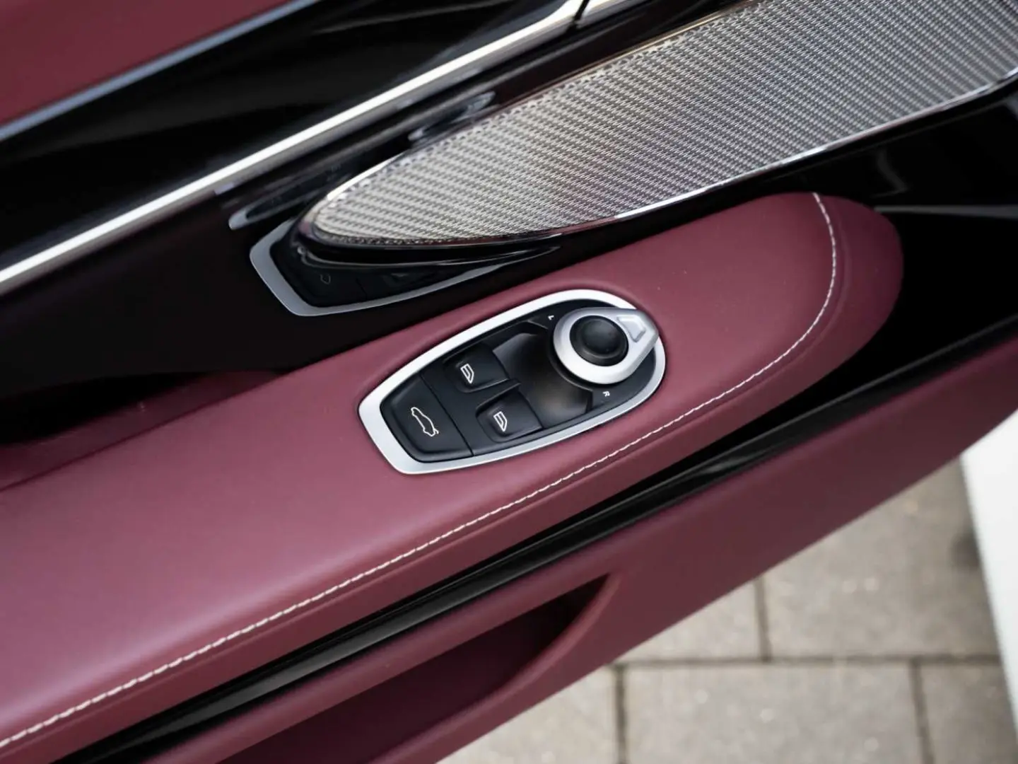 DB12 V8 Coupe Vorführwagen