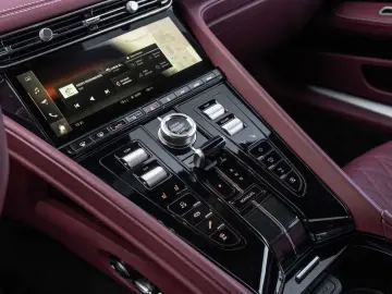 DB12 V8 Coupe Vorführwagen