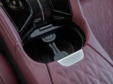 DB12 V8 Coupe Vorführwagen