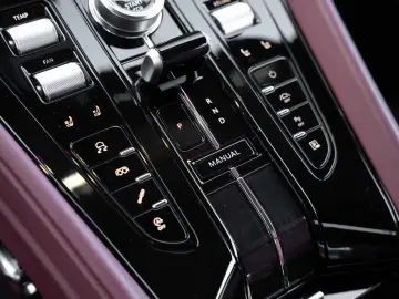 DB12 V8 Coupe Vorführwagen