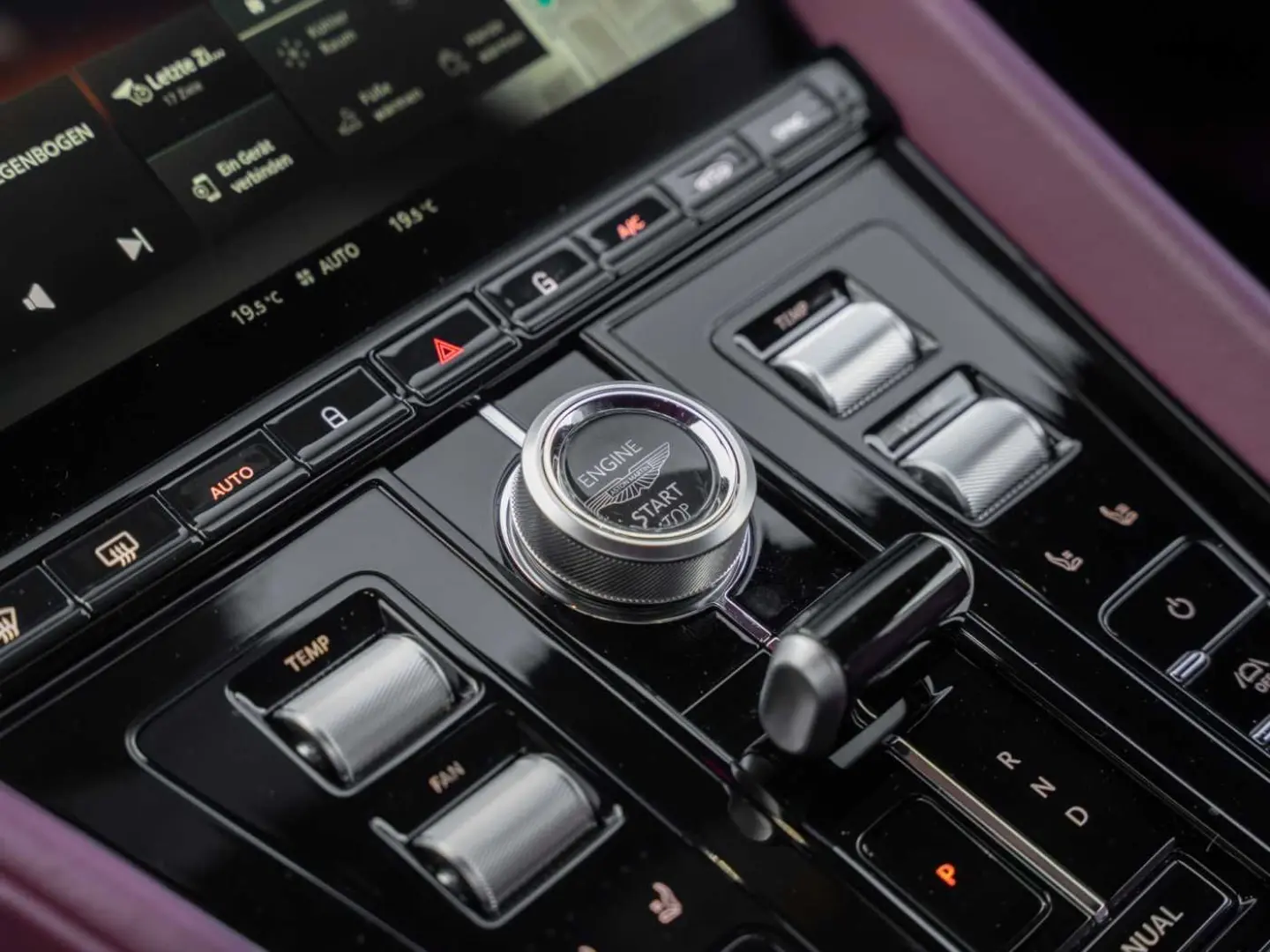 DB12 V8 Coupe Vorführwagen