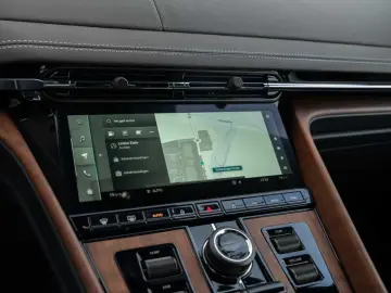 DB12 V8 Coupe Carbon Paket   Ceramic Bremsen