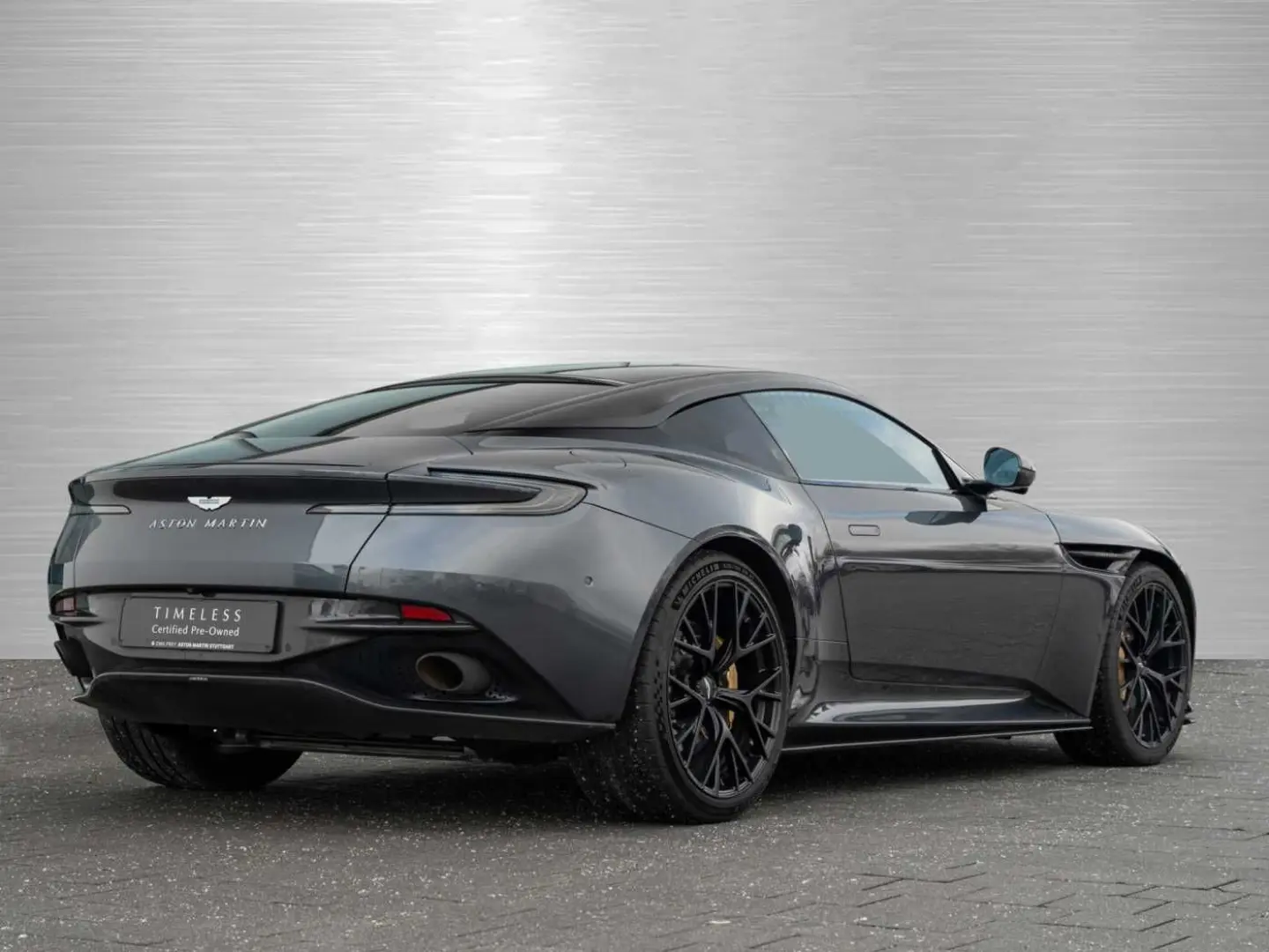 DB12 V8 Coupe Carbon Paket   Ceramic Bremsen