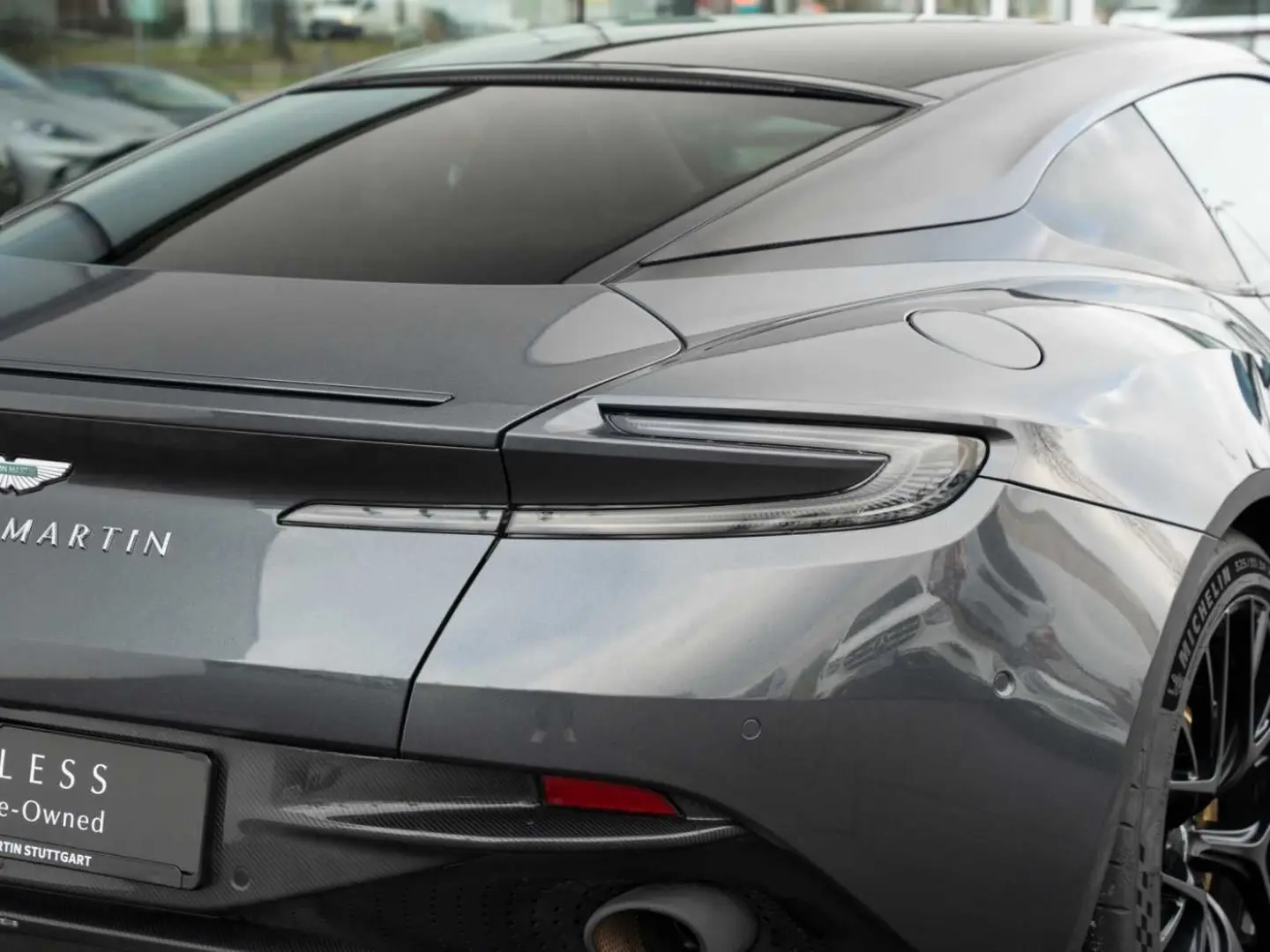 DB12 V8 Coupe Carbon Paket   Ceramic Bremsen